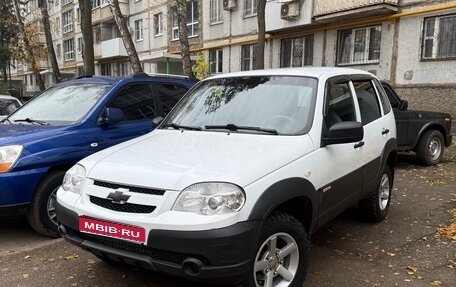 Chevrolet Niva I рестайлинг, 2017 год, 649 000 рублей, 1 фотография