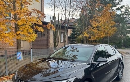 Toyota Camry, 2023 год, 3 600 000 рублей, 1 фотография