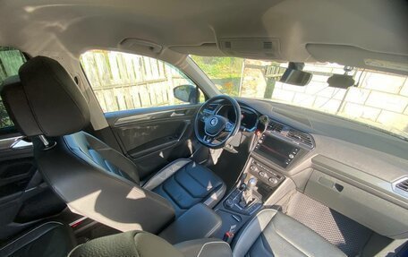 Volkswagen Tiguan II, 2018 год, 2 700 000 рублей, 16 фотография