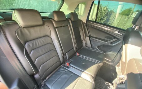Volkswagen Tiguan II, 2018 год, 2 700 000 рублей, 26 фотография