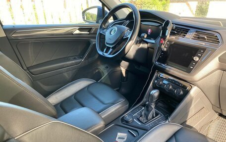 Volkswagen Tiguan II, 2018 год, 2 700 000 рублей, 29 фотография