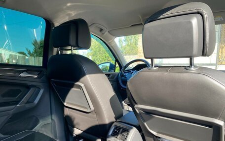Volkswagen Tiguan II, 2018 год, 2 700 000 рублей, 24 фотография