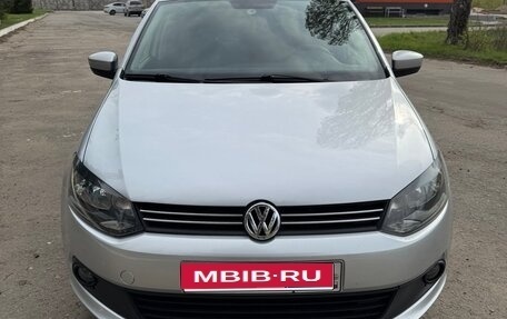 Volkswagen Polo VI (EU Market), 2013 год, 840 000 рублей, 1 фотография