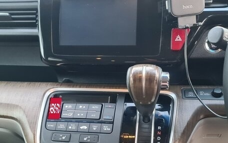 Honda Stepwgn IV, 2015 год, 1 850 000 рублей, 24 фотография