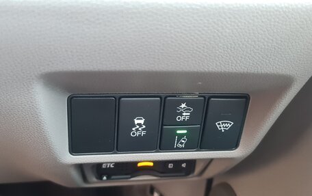Honda Stepwgn IV, 2015 год, 1 850 000 рублей, 26 фотография