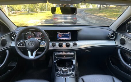 Mercedes-Benz E-Класс, 2019 год, 1 650 000 рублей, 17 фотография