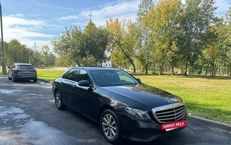 Mercedes-Benz E-Класс, 2019 год, 1 650 000 рублей, 4 фотография