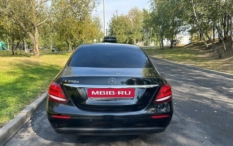 Mercedes-Benz E-Класс, 2019 год, 1 650 000 рублей, 7 фотография