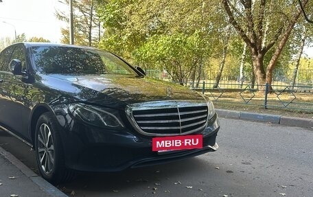 Mercedes-Benz E-Класс, 2019 год, 1 650 000 рублей, 10 фотография