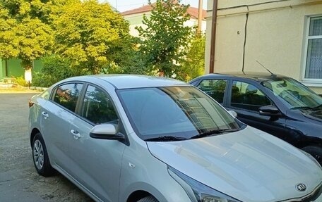 KIA Rio IV, 2020 год, 1 590 000 рублей, 1 фотография