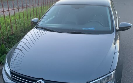 Volkswagen Jetta VI, 2013 год, 950 000 рублей, 2 фотография