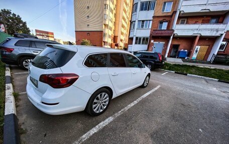 Opel Astra J, 2012 год, 590 000 рублей, 2 фотография