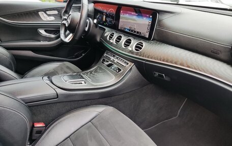 Mercedes-Benz E-Класс, 2021 год, 5 500 000 рублей, 17 фотография