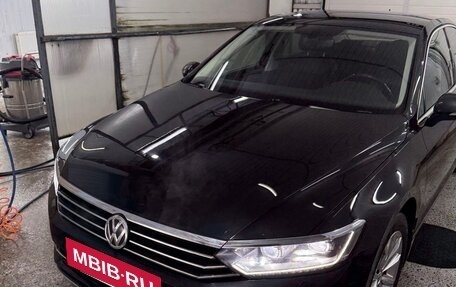 Volkswagen Passat B8 рестайлинг, 2017 год, 1 950 000 рублей, 3 фотография