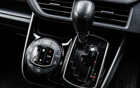 Toyota Voxy III, 2019 год, 2 580 000 рублей, 14 фотография