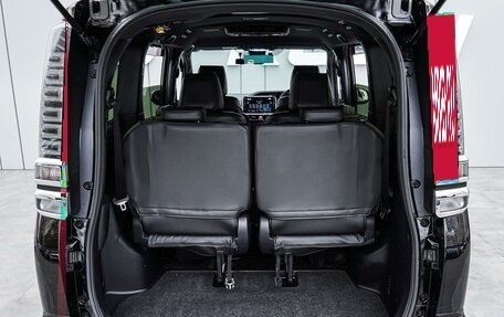 Toyota Voxy III, 2019 год, 2 580 000 рублей, 24 фотография