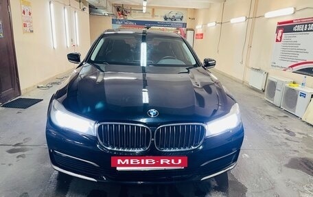 BMW 7 серия, 2017 год, 2 799 000 рублей, 10 фотография