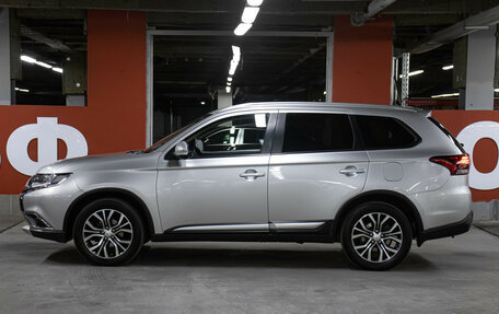 Mitsubishi Outlander III рестайлинг 3, 2016 год, 1 698 000 рублей, 8 фотография