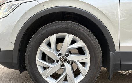 Volkswagen Tiguan II, 2021 год, 3 380 000 рублей, 24 фотография