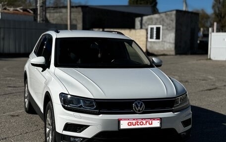 Volkswagen Tiguan II, 2019 год, 2 350 000 рублей, 1 фотография