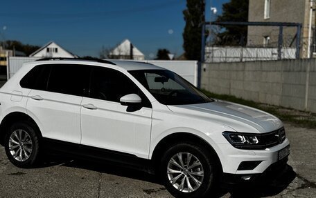 Volkswagen Tiguan II, 2019 год, 2 350 000 рублей, 3 фотография