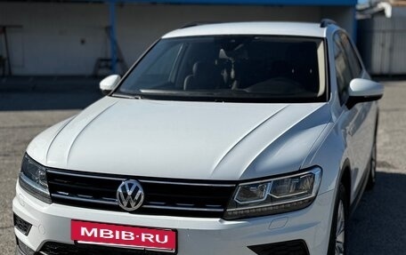 Volkswagen Tiguan II, 2019 год, 2 350 000 рублей, 2 фотография