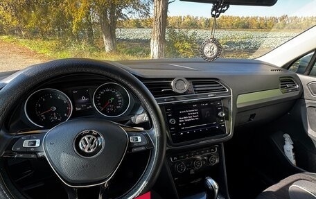 Volkswagen Tiguan II, 2019 год, 2 350 000 рублей, 11 фотография