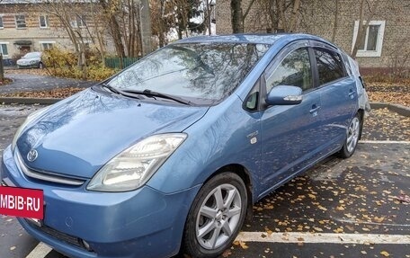 Toyota Prius, 2008 год, 560 000 рублей, 3 фотография