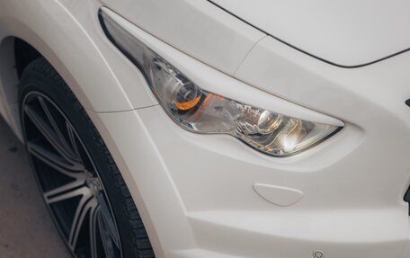 Infiniti QX70, 2014 год, 2 750 000 рублей, 10 фотография