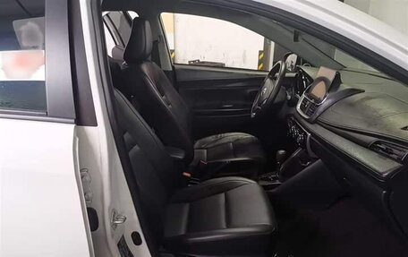 Toyota Yaris XP150 рестайлинг, 2022 год, 1 296 000 рублей, 9 фотография