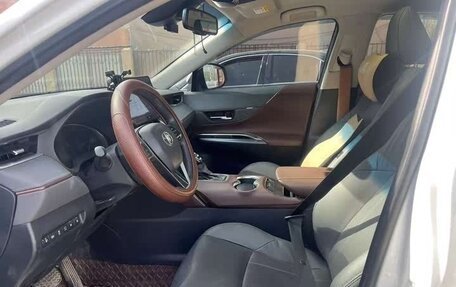 Toyota Harrier, 2022 год, 3 300 000 рублей, 7 фотография