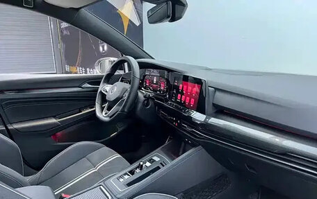 Volkswagen Golf VIII, 2021 год, 2 050 000 рублей, 21 фотография