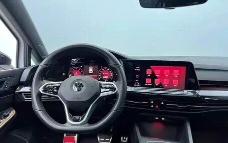 Volkswagen Golf VIII, 2021 год, 2 050 000 рублей, 27 фотография