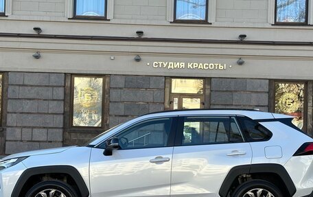 Toyota RAV4, 2025 год, 4 090 000 рублей, 2 фотография