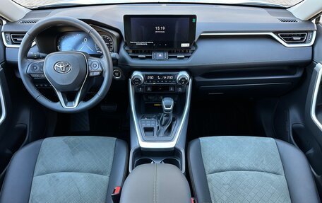 Toyota RAV4, 2025 год, 4 090 000 рублей, 10 фотография