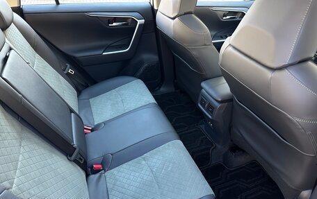 Toyota RAV4, 2025 год, 4 090 000 рублей, 15 фотография