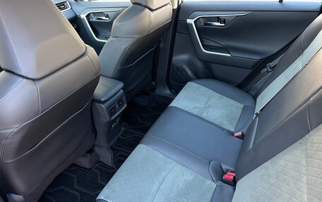 Toyota RAV4, 2025 год, 4 090 000 рублей, 16 фотография