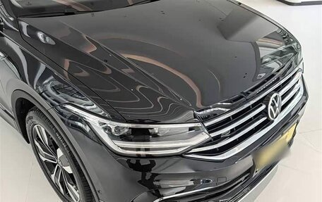 Volkswagen Tiguan II, 2022 год, 3 000 000 рублей, 14 фотография