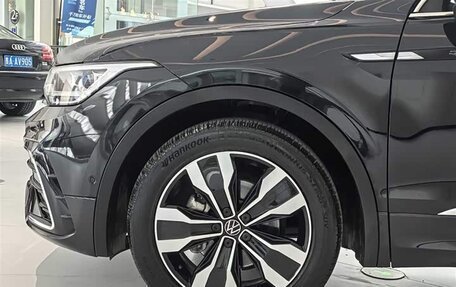 Volkswagen Tiguan II, 2022 год, 3 000 000 рублей, 15 фотография