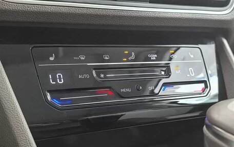 Volkswagen Tiguan II, 2022 год, 3 000 000 рублей, 5 фотография