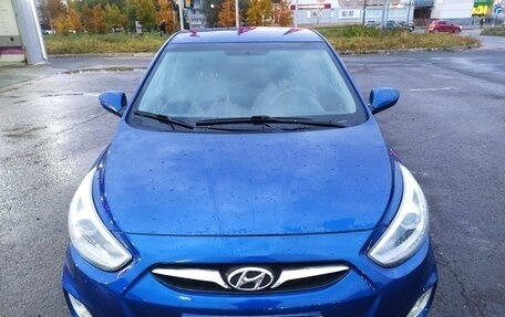 Hyundai Solaris II рестайлинг, 2011 год, 550 000 рублей, 1 фотография