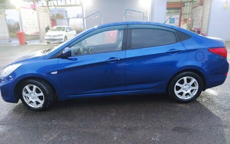 Hyundai Solaris II рестайлинг, 2011 год, 550 000 рублей, 3 фотография