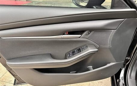 Mazda 3, 2023 год, 1 850 000 рублей, 4 фотография