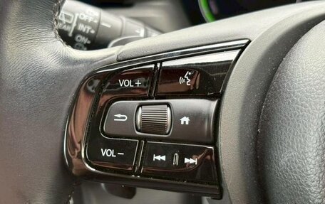 Honda Vezel, 2022 год, 1 834 555 рублей, 14 фотография