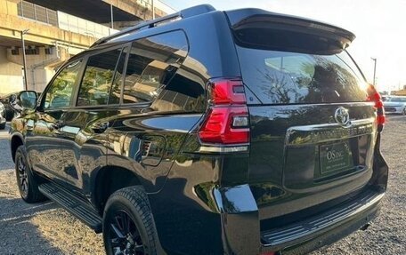 Toyota Land Cruiser Prado 150 рестайлинг 2, 2022 год, 4 150 333 рублей, 3 фотография