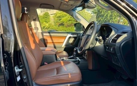 Toyota Land Cruiser Prado 150 рестайлинг 2, 2022 год, 4 150 333 рублей, 13 фотография