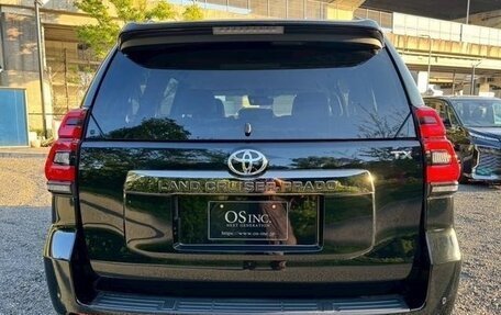 Toyota Land Cruiser Prado 150 рестайлинг 2, 2022 год, 4 150 333 рублей, 5 фотография