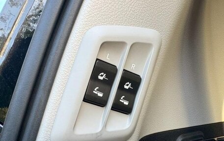 Toyota Land Cruiser Prado 150 рестайлинг 2, 2022 год, 4 150 333 рублей, 22 фотография