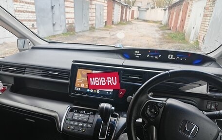 Honda Stepwgn IV, 2017 год, 2 450 000 рублей, 2 фотография