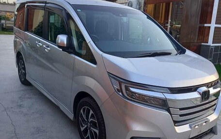 Honda Stepwgn IV, 2019 год, 3 250 000 рублей, 3 фотография